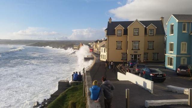 Lahinch -Beach -Surf- Hostel Kültér fotó